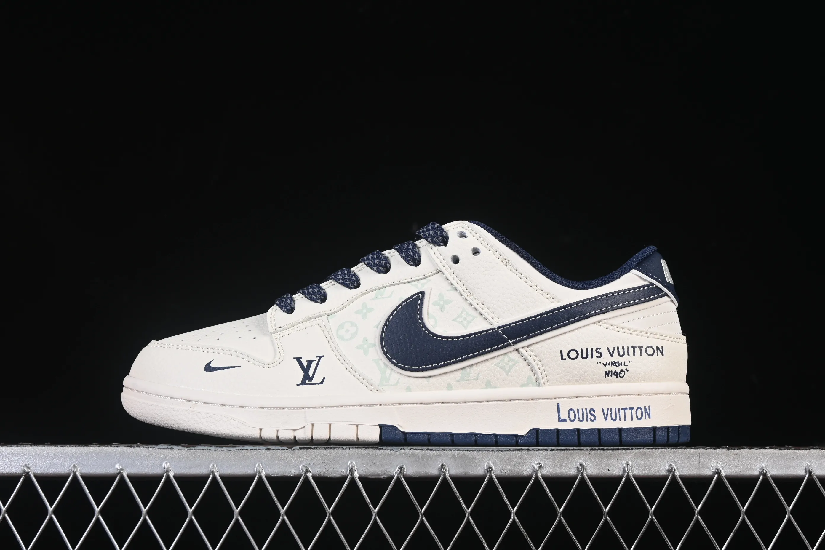 All Categories Nk SB Dunk Series Nk SB Dunk Low High-end Customized Low-top Shoes Nike SB Dunk Low LV Co-branded Beige Print Anniversary High-end Customized Low-top Casual Shoes HT5088-610
